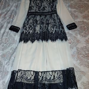 Dainty Jewells Black and cream Lace dress size small